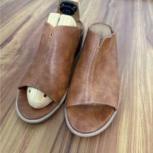 Eurosoft Sofft size 8 Caelyn block heel slip on sandals brown faux leather Mule